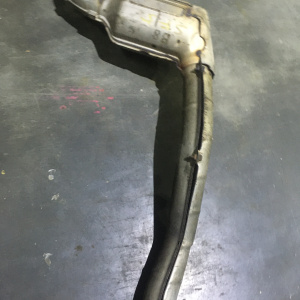 Катализатор Subaru Forester SF5 EJ205 Под лямдазонт и свечу догорания топлива. 44102FA040