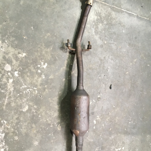 Резонатор/ средняя труба глушителя Toyota Vitz SCP11