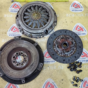 Маховик Toyota 2ZZ-GE Voltz ZZE137 передний привод m/t + корзина ( диск 212 мм. ) 13405-88600