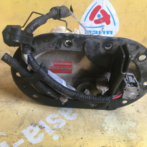 Бензонасос Subaru BH5 дефект трубки 42021-AE000/010