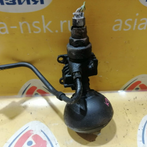 Гидроаккумулятор Toyota Land Cruiser UZJ100 зад, лев с трубкой 49052-60020