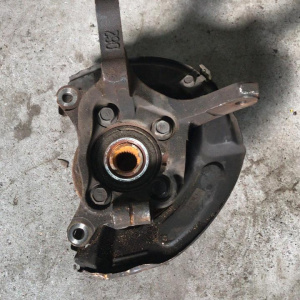 Ступица Mitsubishi N61W/N64W RVR 4G93/4G64 перед, прав 2WD ABS голая