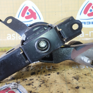 Подушка двигателя Toyota 1NZ-FXE Corolla Fielder/Aqua NKE165/NHP10 перед, прав 12305-21450