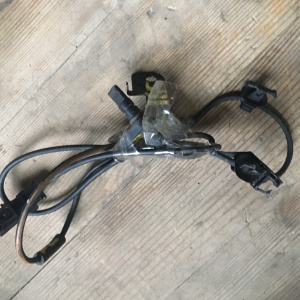Датчик ABS Toyota Corolla Fielder NKE165 перед, лев