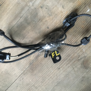 Датчик ABS Toyota Corolla Fielder NKE165 перед, лев