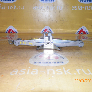 Домкрат Toyota Allex/Corolla/Blade NZE141/ZZE141/ZRE142/ZZE150/ZRE151/GRE152/AZE154/NCP110/NCP115/NHP10/KSP92/KSP130 09111-12160. 09111-12210. 09111-1