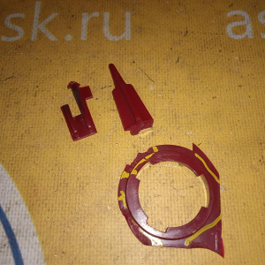 Стоп Hyundai Sonata EF/DA '2001-2013 L (трещины на стекле, скол на корпусе, сломано одно крепление) 92401-3D0