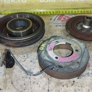 Шкив Компрессора кондиционера Nissan Presage U30/N30 KA24-DE в сборе с подшипником 4 ручейка