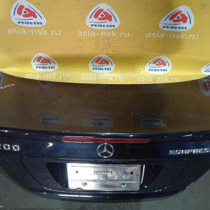 Крышка багажника Mercedes C-Class W203 '2002 359U в сборе (сколы) A2037500175