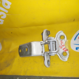Петли на дверь Toyota Ractis SCP100 зад, прав (пара)