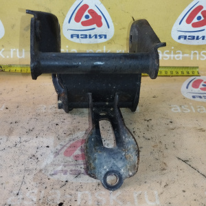 Крепление подушки ДВС Nissan QR20/QR25 X-Trail/Primera T30/P12/U30/C24 2WD a/t зад. R 11332AU400