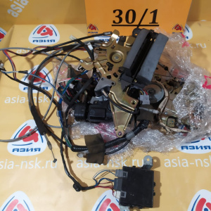 Замок двери Toyota ACR30/ACR40 Estima (задний) зад, лев