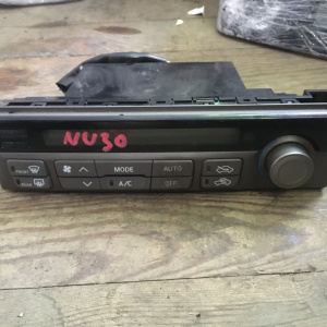 Климат-контроль Nissan U30 Presage 27500 AD022