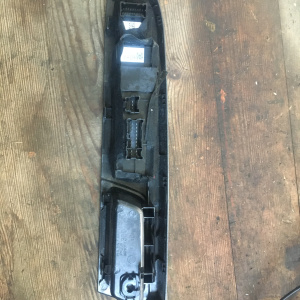 Пульт стеклоподъемника Subaru Levorg VM4 перед, прав RHD 83071-VA040