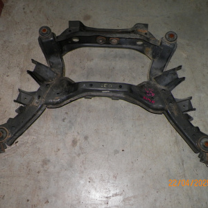 Балка Nissan TNU30 Presage/Bassara '08.2001- R 4WD Под чугунный редуктор