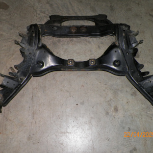 Балка Nissan TNU30 Presage/Bassara '08.2001- R 4WD Под чугунный редуктор