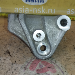 Крепление подушки ДВС Toyota 4S 3S Camry SV40 2WD/4WD алюминий перед, прав 12316-74020
