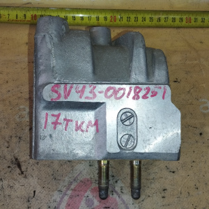 Крепление подушки ДВС Toyota 4S 3S Camry SV40 2WD/4WD алюминий перед, прав 12316-74020