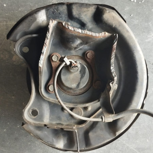 Ступица TOYOTA ACR30/ACR30W Estima зад, прав ABS (голая)
