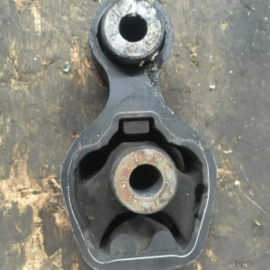 Подушка двигателя Mazda SH Atenza GJ2FW R