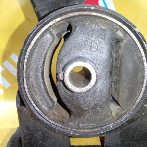 Подушка двигателя Hyundai Sonata Y3/AB '1997 4AT KM175 правая перед, прав