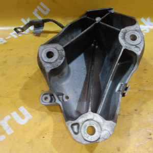 Кронштейн опоры двигателя BMW M57N2 X5 E70/E71 '2008 L 22116772679, 22116787489