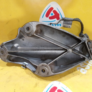Кронштейн опоры двигателя BMW M57N2 X5 E70/E71 '2008 R 22116772680, 22116782982