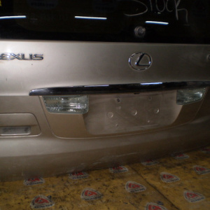 Дверь задняя Lexus GX470 UZJ120 '2002-2009 Камера,спойлер