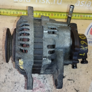 Генератор Mitsubishi 4D68 Chariot/RVR N48W/N28W 2 конт., с вакуумником ( L/S ) 12V. 90A. MD192135 / A3T11678