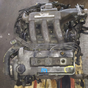 Двигатель Mazda KF-ZE-328973 ДЕФЕКТ КЛАПАННОЙ КРЫШКИ,ЗАСЛОНКИ Millenia/Cronos/Lantis