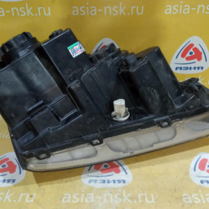 Фара Kia Sorento BL/FY '2002 лев фишка 4 конт. квадр. (царапины) 92101-3E0