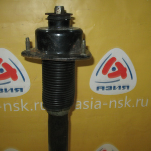 Стойка SUZUKI/Chevrolet TD52W, TD02W, TD32W, TD62W Escudo#Tracker перед, лев 1998-2000г . верхняя опора своя.