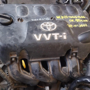 Двигатель Toyota 1NZ-FE-1013002 МЕХ ДРОСЕЛЬ ПРОБЕГ 95т.км. В СБОРЕ Funcargo NCP21-0001636 '2001-