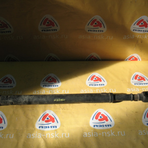 Кардан Toyota UZJ100 Land Cruiser '1998-2002 R A/T дефект . есть три вмятинны. общая длина-113см.