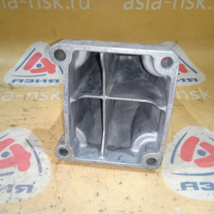 Кронштейн опоры двигателя Mercedes M271KE18ML/271.950 C-Class W204 R A2712231804