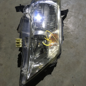 Фара Nissan 100-23097 прав Serena C26