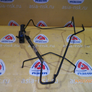 Крепление запасного колеса Mitsubishi Chariot Grandis N94W R с болтом.