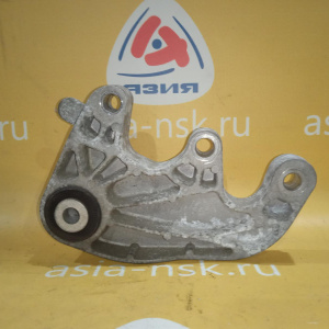 Кронштейн опоры двигателя Ford HYDC Kuga CBV 3M516P093MF