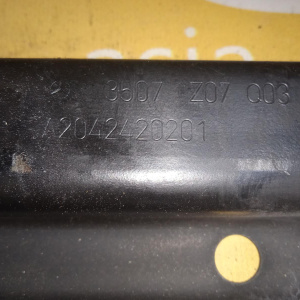 Кронштейн кпп Mercedes M271KE18ML/271.950 C-Class W204 '2008 балка под опору кпп R A2042420201