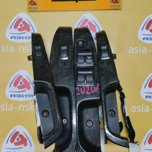Пульт стеклоподъемника MITSUBISHI Airtrek CU2W перед, прав КОМПЛЕКТ MR502232
