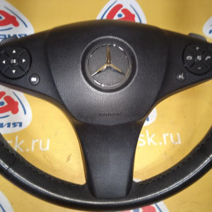 Руль Mercedes C-Class W204/W212 '2008 3 спицы кожа с кнопками, крышка без Airbag A2048604302 A2044602703
