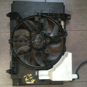 Диффузор радиатора Nissan Juke F15