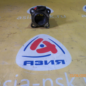 Фланец кардана Nissan Presage U31 QR25 R с редуктора.