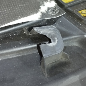 Накладка декоративная на двс Subaru FB16E Levorg VM4 турбо ДЕФЕКТ КРЕПЛЕНИЯ без значка ( 14025AA48ж ) 14025AA480