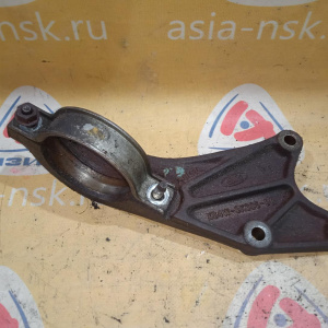 Кронштейн привода Ford Split Port/YS4E Focus 1 CAK '2002 перед, прав XS4W-3K305-DB