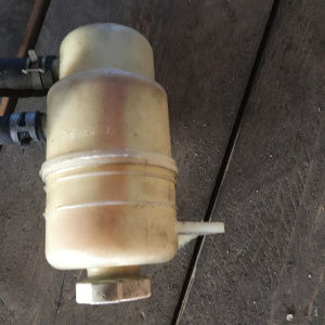 Бачок гидроусилителя Mitsubishi N61W/N84W RVR/Chariot Grandis 4G93