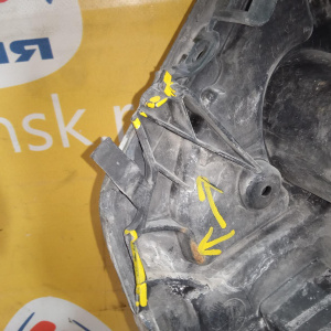 Крыло BMW X5 E70 '2007 перед, прав зелёное (трещины, сломана рама) 51657178394