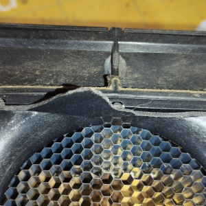 Расходомер Mitsubishi 6A12/4G63 Airtrek CU2W ДЕФЕКТ КОРПУСА MD336503 / (503) E5T08275