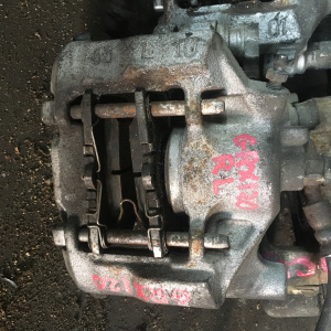 Суппорт TOYOTA GRX120/130 зад, лев