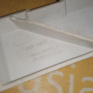 Крепление бампера Ford Kuga CBV '2012 направляющая слева зад, лев 8V4117E851A